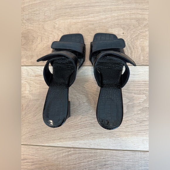 Freda Salvador Adria Black Croc-Embossed Women's Heeled Sandals - Picture 8 of 12